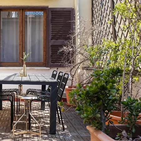 Entire Building With 4 Apartments Near The Colosseum Rome Exterior photo